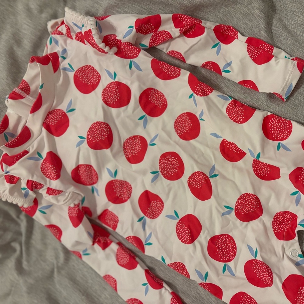 Red and White Pomegranate Seeds Print Rashgard.